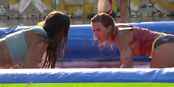 alejandra la jarocha and karenka taste each other in a mud fight