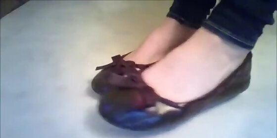 brown flats crushing lime wedge frieda ann foot fetish