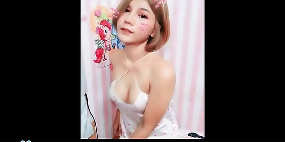 thai girl chat sex shows white breasts like pomelos