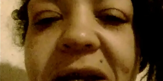 sexy natty bee saying nite nite
