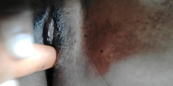 feeding my sexy wet tight pussy with carrot