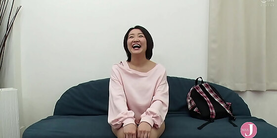 short cut girl with cute hakata dialect makes a great sex scene intro