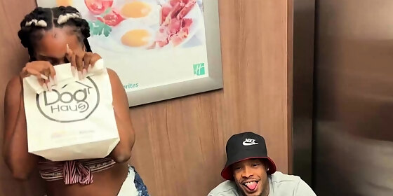 tori toots sexy freak ready for pimpin in ah bonnet