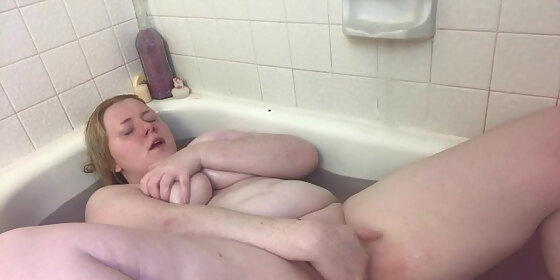 teen can t stop orgasming squirting in the bath bustyseawitch