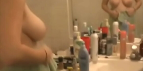 finger fucking making her feel good