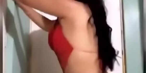 melany noa keeps doing her thing