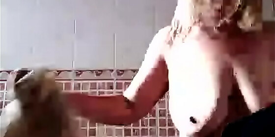ebony show us her huge tits