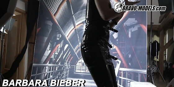 420 backstage photoshoot barbara bieber latex cosplay
