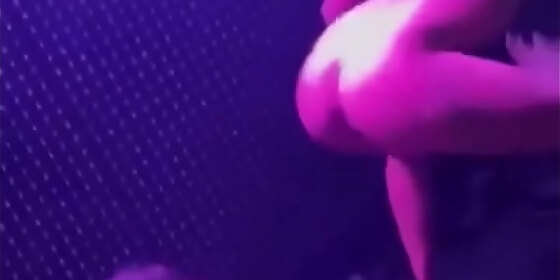 naked fan doing oral and suckling mc pipokinha on stage