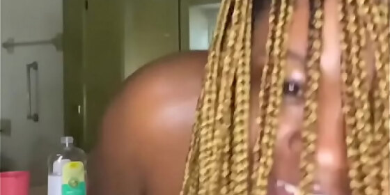 ebony babe solo riding pumpkin dildo