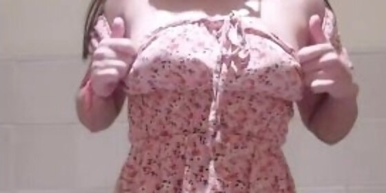 estaba caliente y me tome un video en el bao de mi trabajo