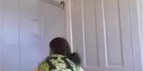 white teen girl twerks