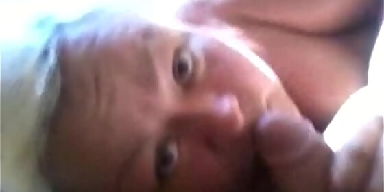 i gave her a cock in her mouth to suck she sucks for a long time