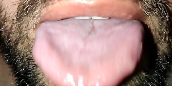 sit your pussy on my tongue