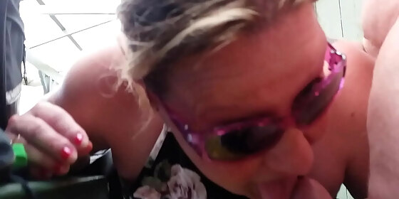 trashy nz milf sucks her masters cock on a day out at the hot pools