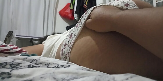 i caress my wife s buttocks and she doesn t realize that i record it and upload it to porn tube