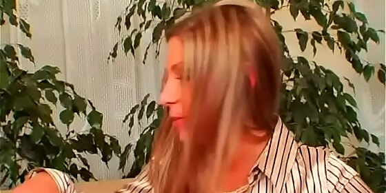 marvelous hottie virus vellons gets her tiny cherry screwed