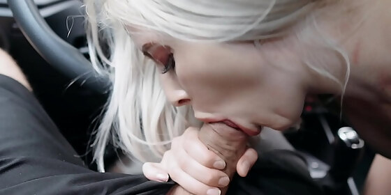 blonde sucked the taxi driver for the trip cum on face