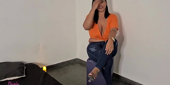 i went for a massage and asked the masseur to cum on my pussy hair