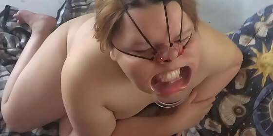 i fuck her face and i cum on her nose