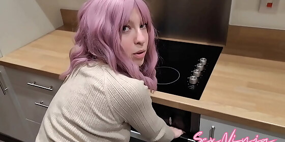 my step mom gets stuck in the oven