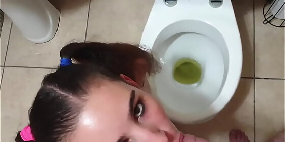 teen taking for a piss and sucking his cock