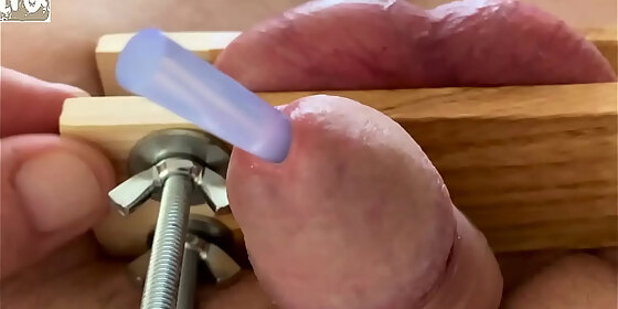 i squeeze my cock and dilate my urethra