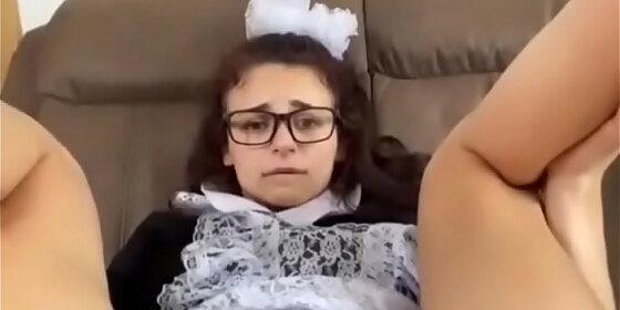 eating the cuzinho of the very hot naughty maid