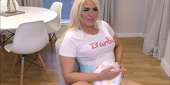 chrissy morgan dildos herself while wearing a nappy june 2021