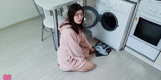 my step sister was not stuck in the washing machine and caught me when i wanted to fuck her pussy