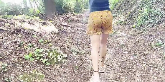 i walk naked in the woods and i show you my perfect ass