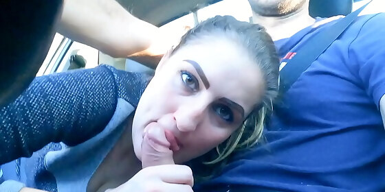 gave a ride to a married friend and got a blowjob after work