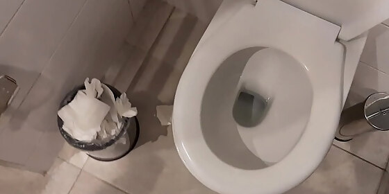 my girlfriend made me cunnilingus in a public toilet lesbian illusion girls