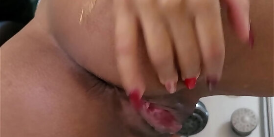 skinny hot bathroom fun with pee