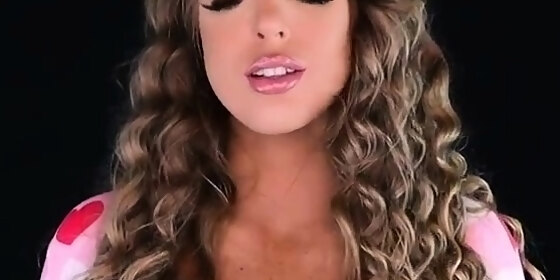 queen jennifer marie fall in love with my face