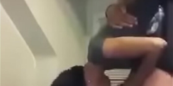 edony getting her pussy ate in the air