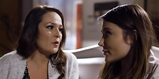 adria rae and elexis monroe going lesbian after a hot tea