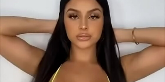 t thot is showing her body
