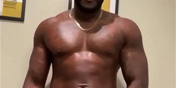 blackken the god flexing