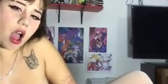 busty brazilian doing showcam