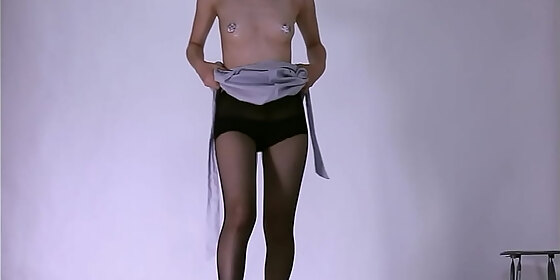 walk in nude pantyhose