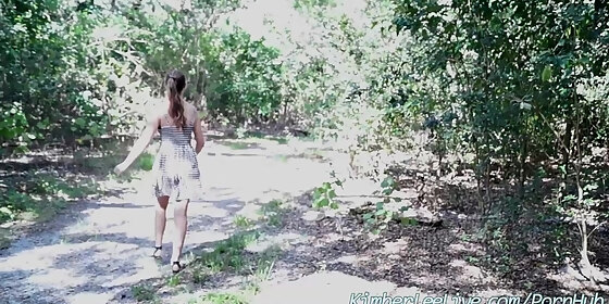 busty babe kimber lee flashes and gives bj in public park