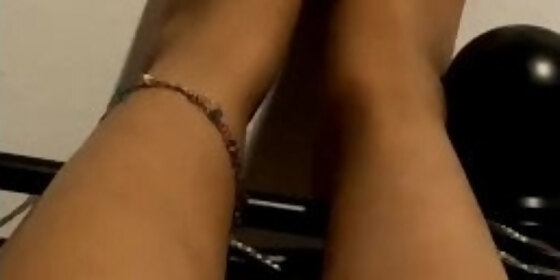 who likes feet