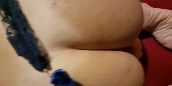 biggest juicy and round ass of my wife trying to get double penetration with dildo