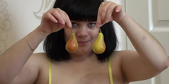 anal and vaginal masturbation with pears the brunette inserts fruits into her hairy holes fucks and pushes them out with her muscles homemade fetish