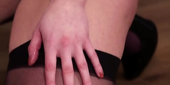 unusual hottie gets jizz load on her face gulping all the spunk