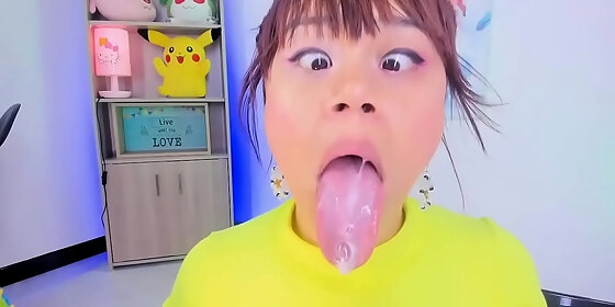 lila jordan brushes her teeth