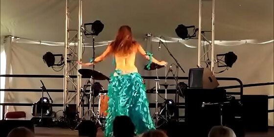 she can dance for a white girl