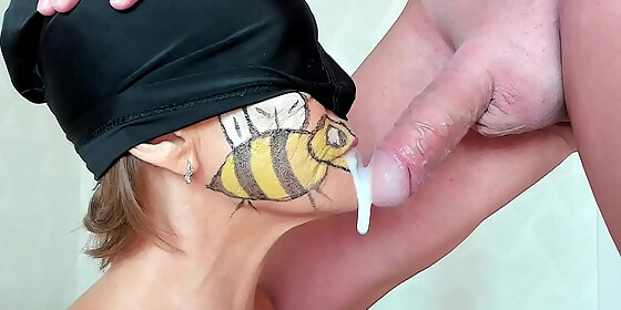 mult milf bee suck out semen throatfuck magic bee collects sperm nectar