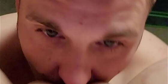 eating my wifes pussy
